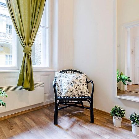 Cozy 2 Bedroom Apartment In Terez Boulevard. Будапешт Экстерьер фото